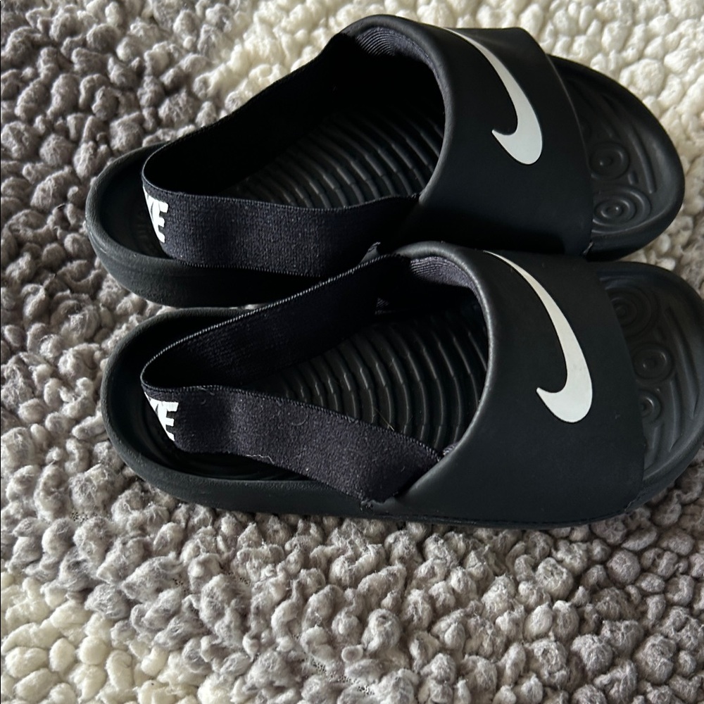 Nike Black Kids Slide Sandals with White Swoosh - Picture 7 of 7